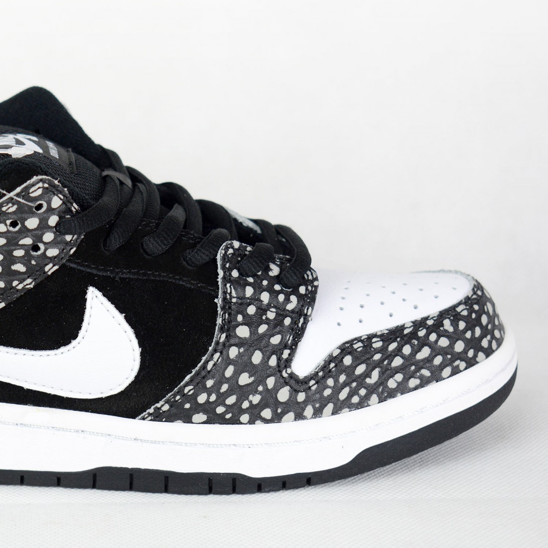 dunk low black white 42 5